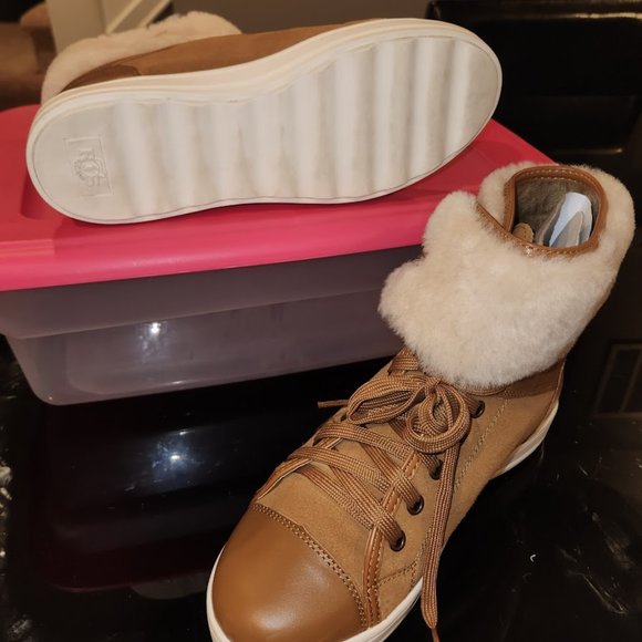 RJS Fuzzies Genuine Wool Ladies Champ Comfy Sneaker Boots - Picture 3 of 7